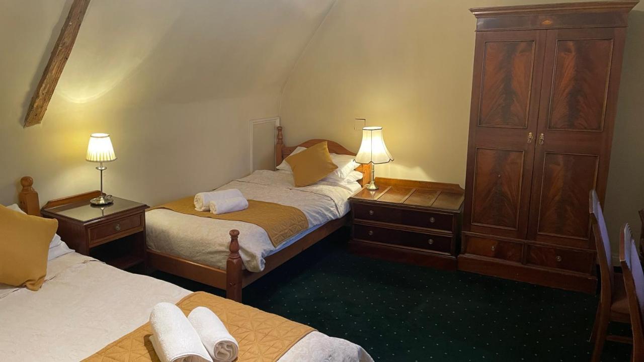 Crown Hotel Downham Market Exteriör bild